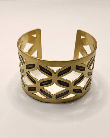 Elegant Brass Bracelet With Intricate Pattern Designs