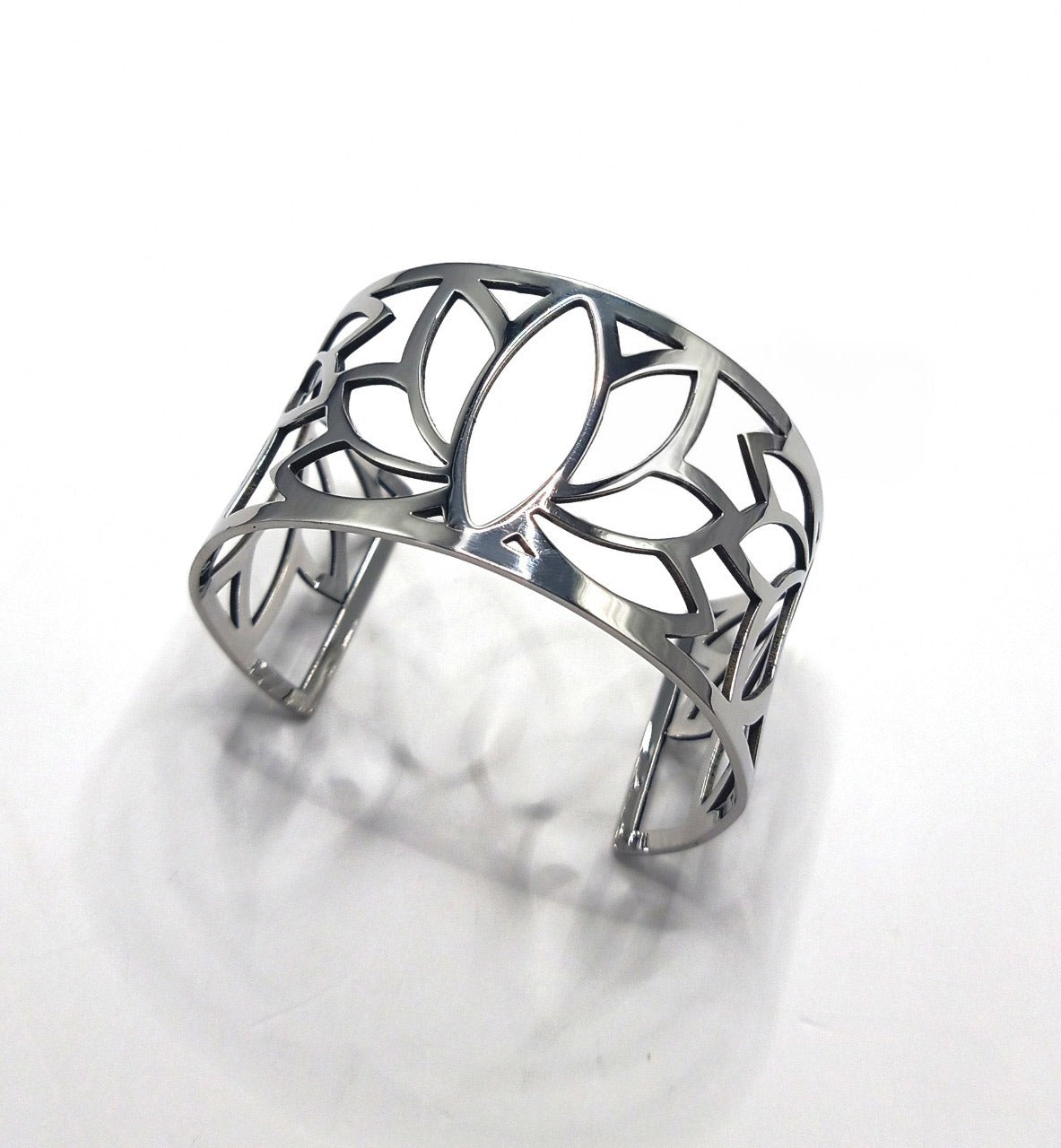 Elegant Silver-Plated Stainless Steel Bracelet With Intricate Pattern Designs