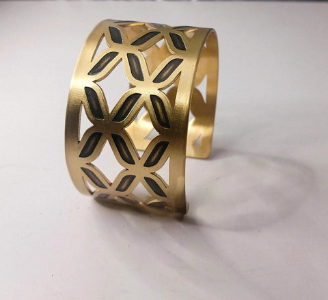 Elegant Brass Bracelet With Intricate Pattern Designs